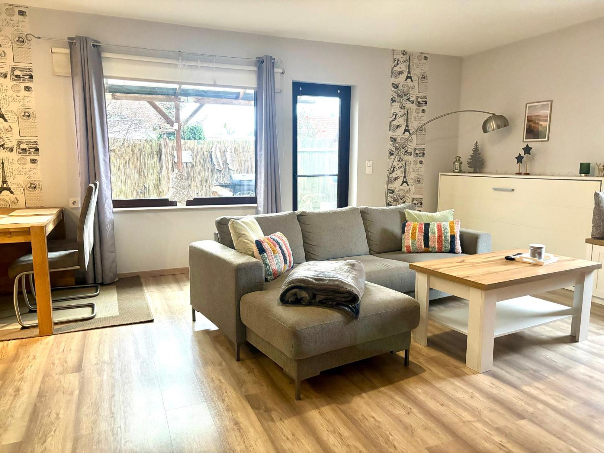 Grosse Wohnkueche, Terrasse, Schlafzimmer Am Steinhuder Meer, Wlan, Parkplatz, Fussbodenheizung, 70Qm 분스토트 외부 사진