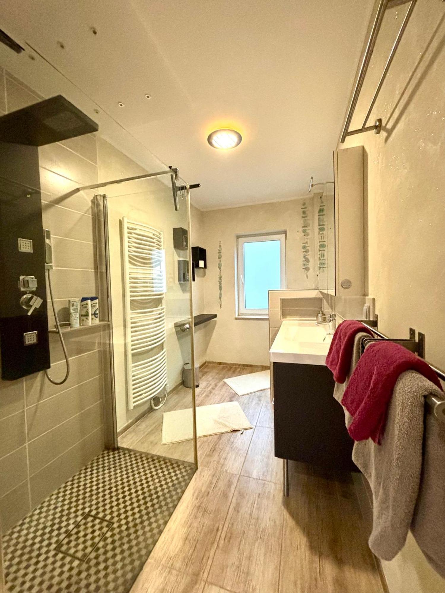 Grosse Wohnkueche, Terrasse, Schlafzimmer Am Steinhuder Meer, Wlan, Parkplatz, Fussbodenheizung, 70Qm 분스토트 외부 사진